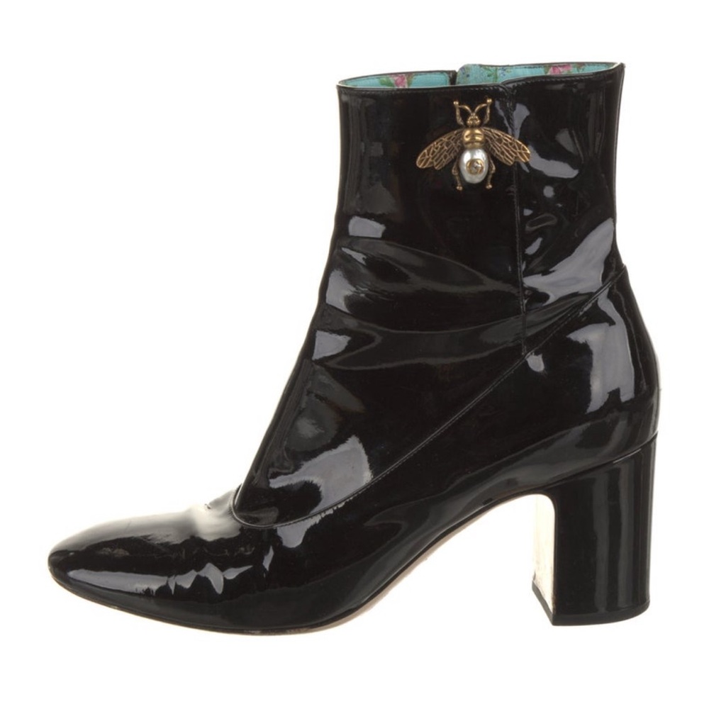 GUCCI FAUX PEARL ACCENTS PATENT LEATHER BOOTS